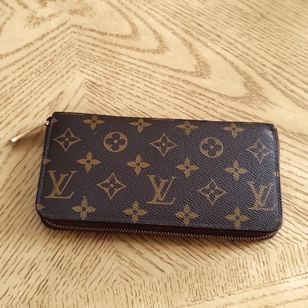 Vintage Louis Vuitton Brown Zippy Monogram Wallet